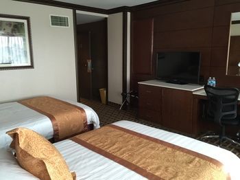 La Crystal Hotel