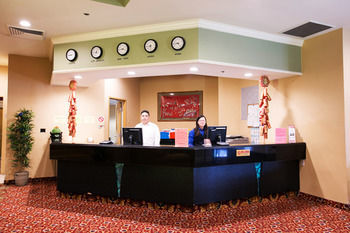 La Crystal Hotel