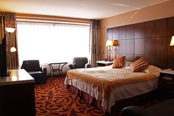 La Crystal Hotel