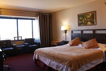 La Crystal Hotel