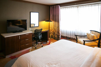 La Crystal Hotel