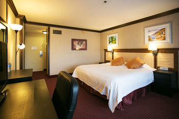 La Crystal Hotel