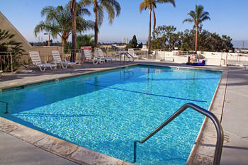 La Crystal Hotel