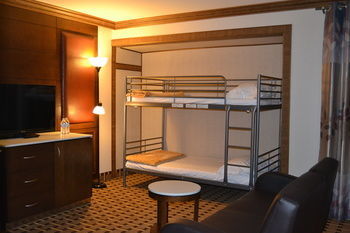 La Crystal Hotel