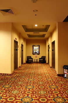 La Crystal Hotel