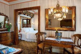 Hostal Dorymans Oceanfront Inn