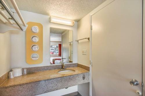 Motel 6 Stockton North