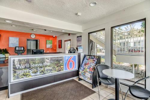 Motel 6 Stockton North