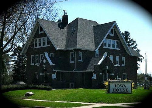 Hostal Iowa House