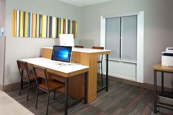 Holiday Inn Express Hotel & Suites Scott - Lafayette West