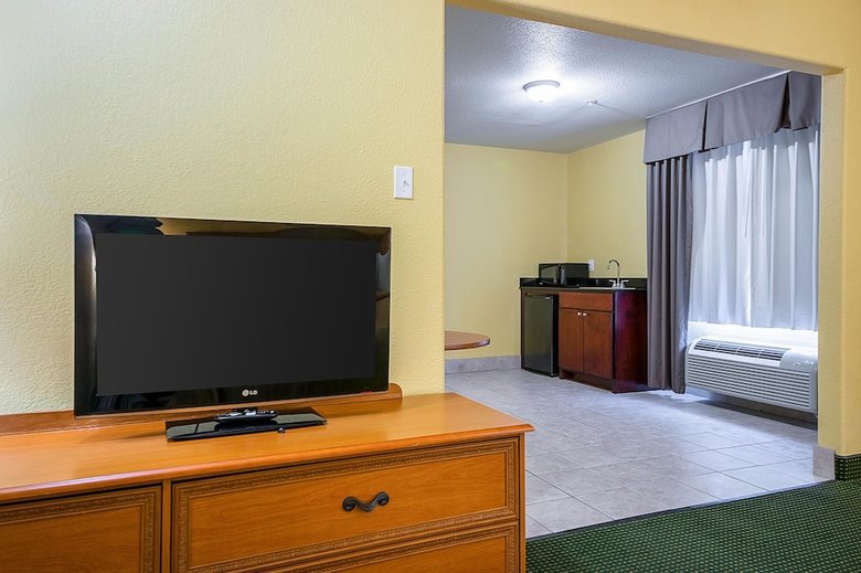 Hotel Quality Inn & Suites