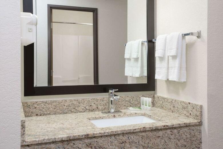 Hotel Rodeway Inn Mount Pleasant