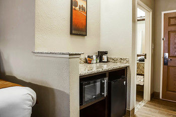 Hotel Comfort Suites Springfield