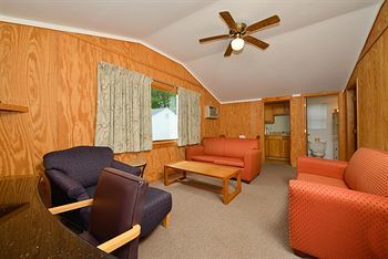 Motel Americas Best Value Inn & Cottages
