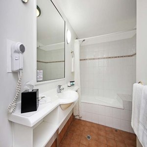 Australis Sovereign Hotel