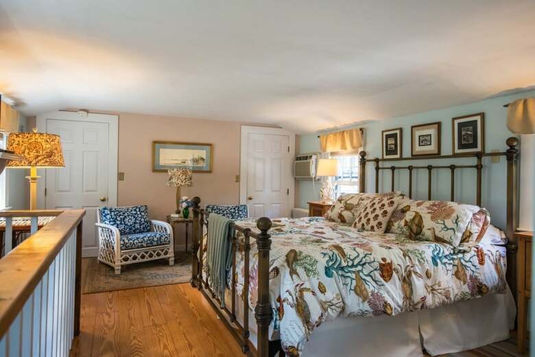 Bed & Breakfast Honeysuckle Hill Inn