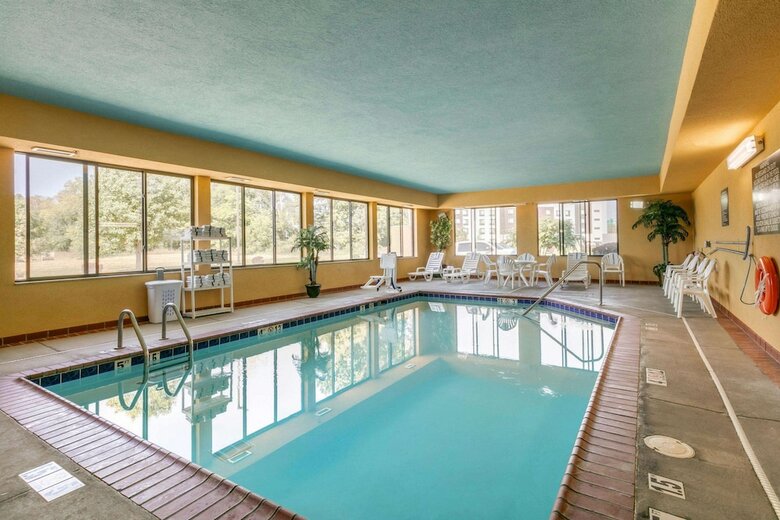 Hotel Comfort Suites