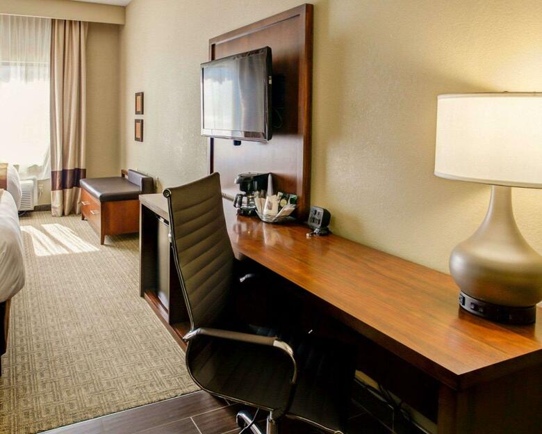 Hotel Comfort Suites