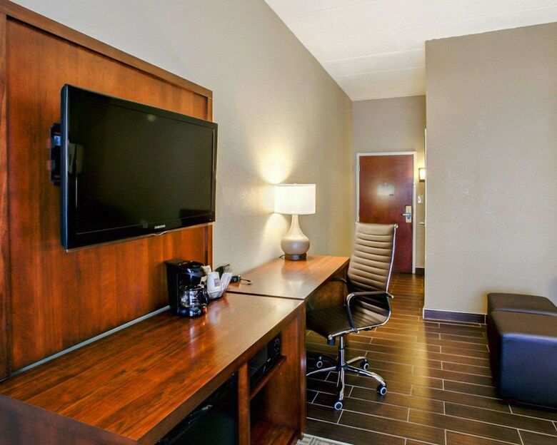 Hotel Comfort Suites