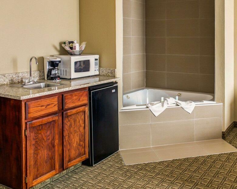 Hotel Comfort Suites