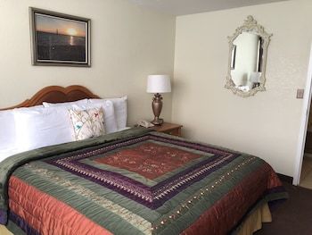 Hotel A Victory Inn & Suites- Muskegon