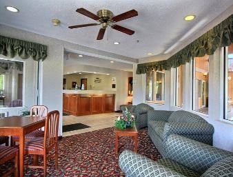 Hotel Baymont Inn And Suites Howell/brighton