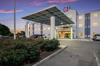 Motel 6 Roswell