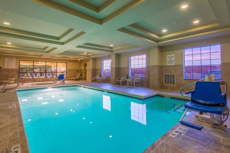 Holiday Inn Express Hotel & Suites Clovis