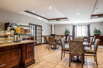 Hotel Comfort Suites