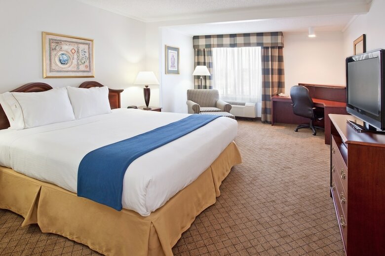 Hotel Holiday Inn Express & Suites Alliance