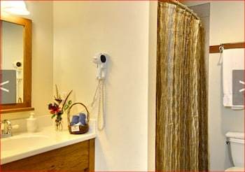 Bent Creek Lodge Bed & Breakfast