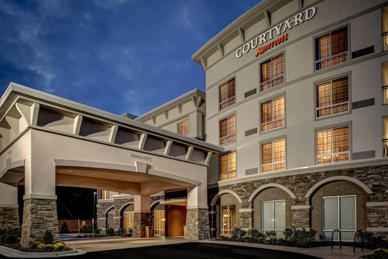 Hotel Courtyard Boone