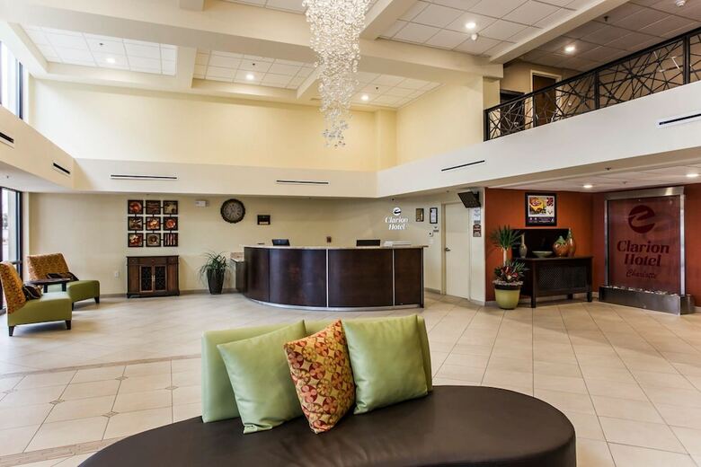 Clarion Hotel Airport & Conference Center