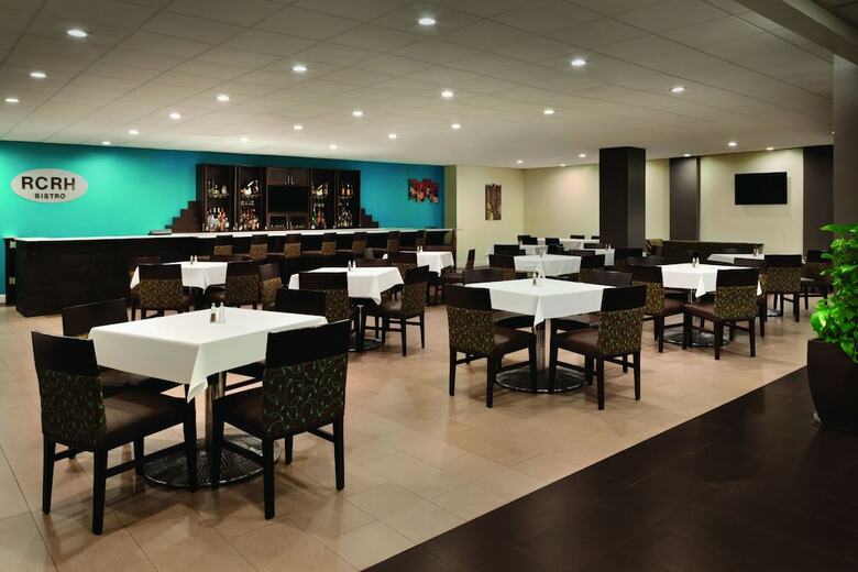 Clarion Hotel Airport & Conference Center