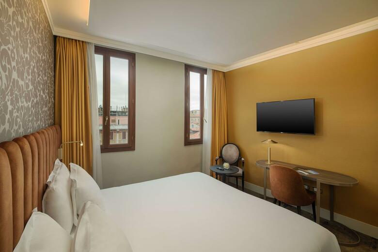 Hotel NH Venezia Santa Lucia