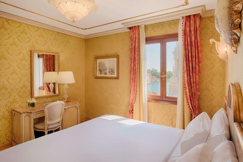 Hotel NH Venezia Santa Lucia