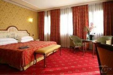 Hotel NH Venezia Santa Lucia