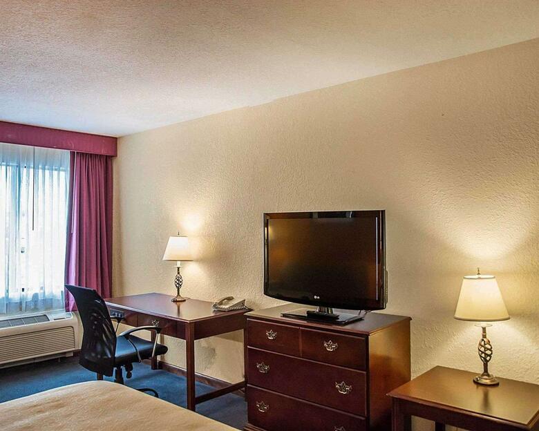 Hotel Quality Inn & Suites