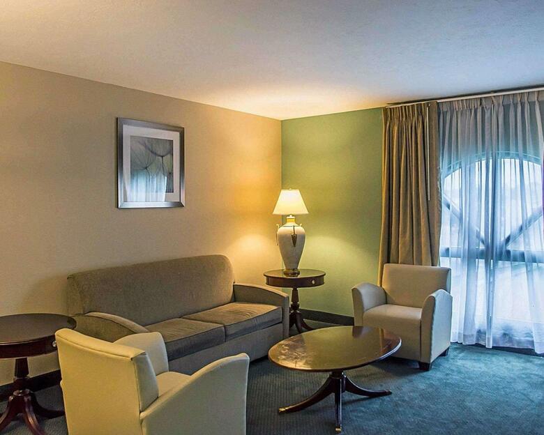 Hotel Quality Inn & Suites