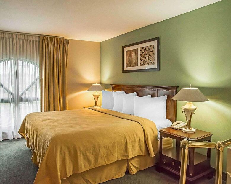 Hotel Quality Inn & Suites