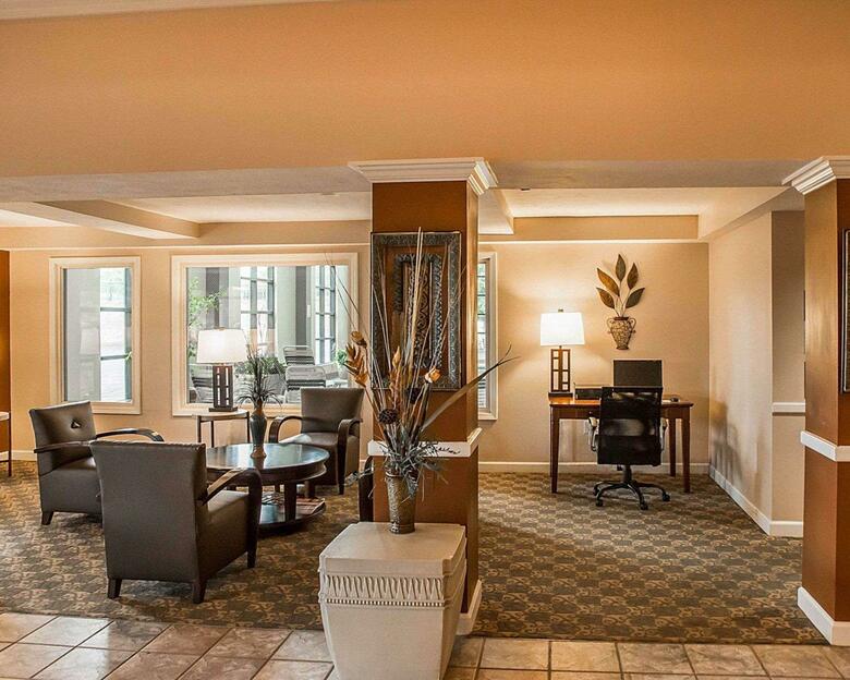 Hotel Quality Inn & Suites