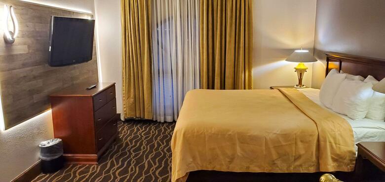 Hotel Quality Inn & Suites