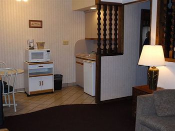 Hotel Chalet Inn & Suites Centerport