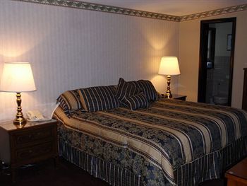 Hotel Chalet Inn & Suites Centerport