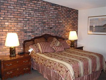 Hotel Chalet Inn & Suites Centerport