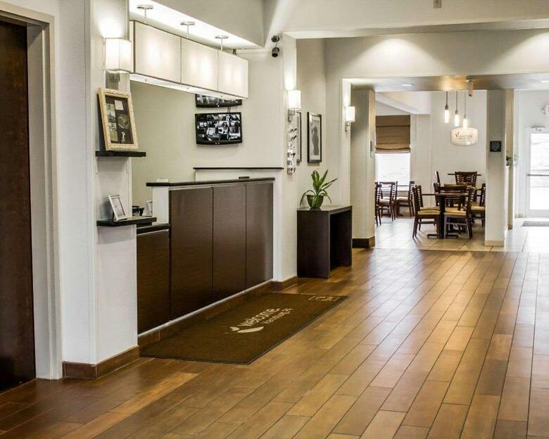 Hotel Sleep Inn & Suites