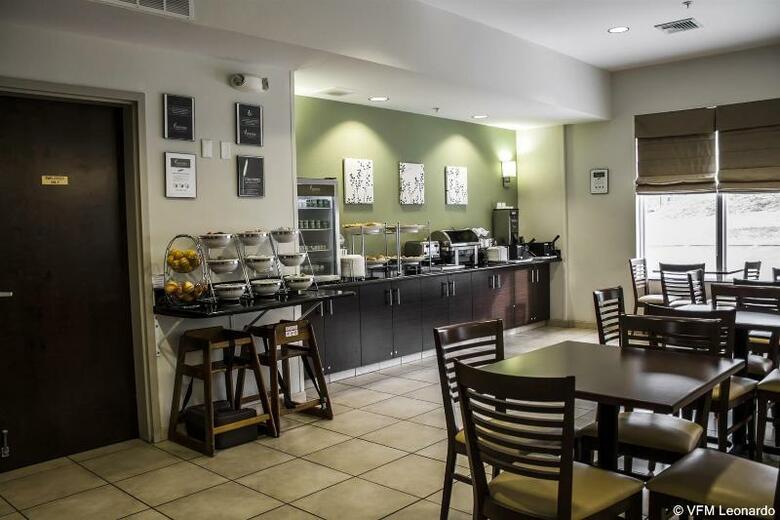 Hotel Sleep Inn & Suites