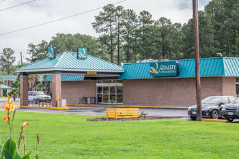 Hotel Quality Inn And Suites