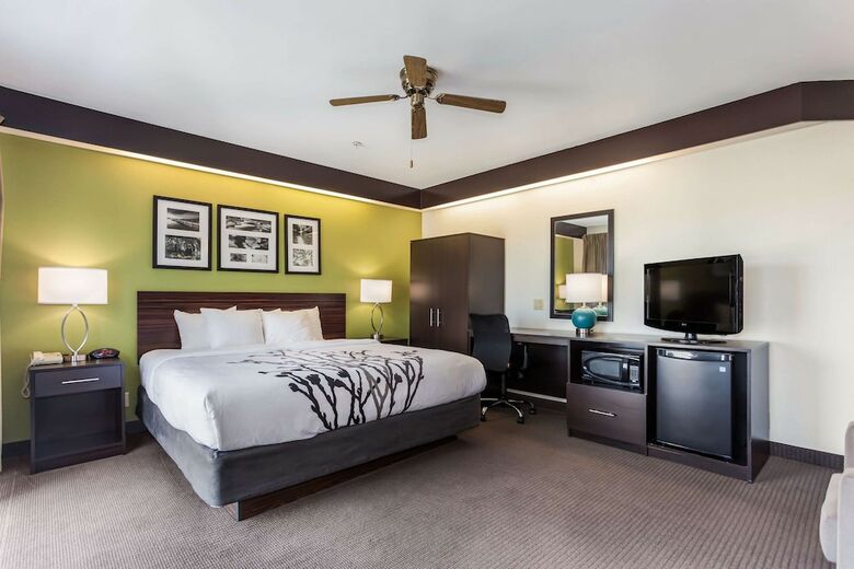 Hotel Sleep Inn At Harbour View