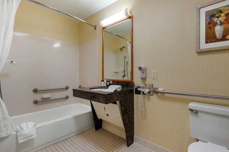 Hotel Comfort Inn & Suites
